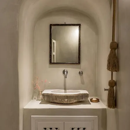 Historic Old Bakery Cave By Cycladica أويا